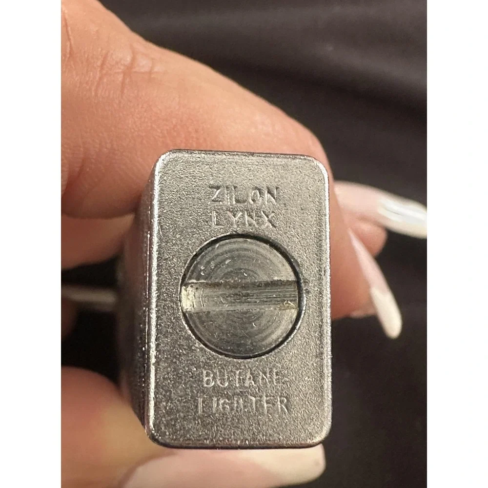 Vintage Zilon Lynx Silver Tone‎ Butane Lighter Slim Textured Diamond Pattern